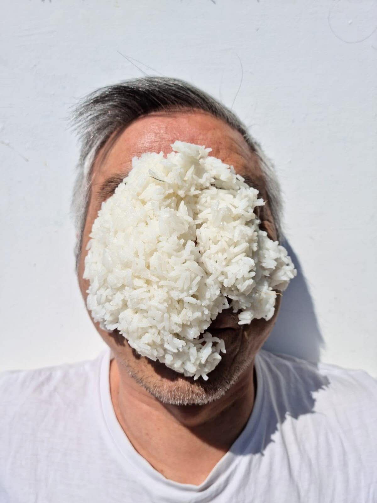 Cai Yuan was born in 1956 in Nanjing, China, and grew up during the Cultural Revolution. He studied at the Nanjing College of Art before emigrating to the United Kingdom in 1983.